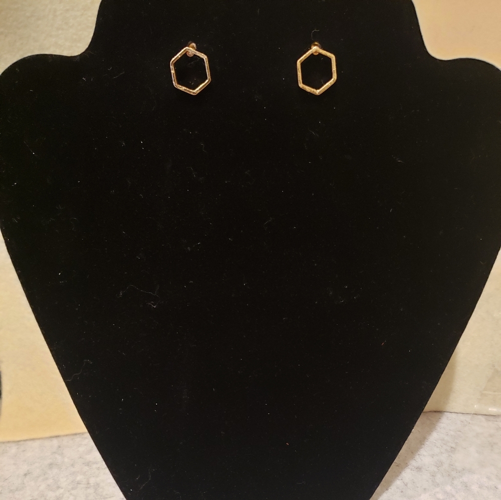 Post earrings
